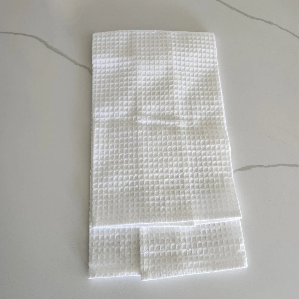 Dogs on Sled Waffle Weave Kitchen Towel White Cotton Christmas Holiday NWT‎